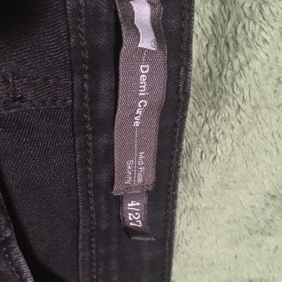 Levi’s - Picture 3 of 5